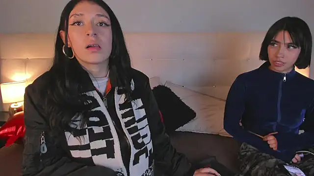 Zowi Hottiee online show from 19, 2, 2025