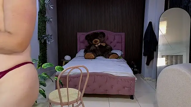 Snapshot of camil_milfdream chatting on 30, 3, 2026 camil milfdream online show from 30, 3, 2026