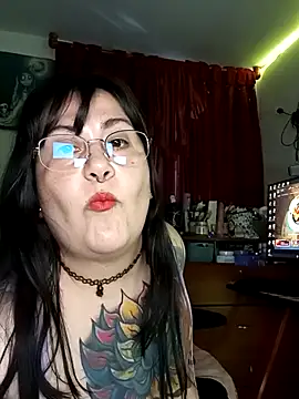 Snapshot of l1la_Rav3n chatting on 5, 2, 2026 l1la Rav3n online show from 5, 2, 2026