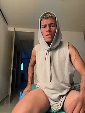 Snapshot of Logan_smith1 chatting on 2, 2, 2025 Logan smith1 online show from 2, 2, 2025