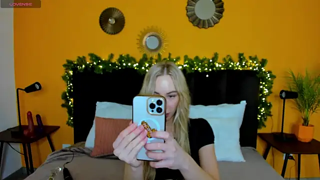 Snapshot of Diana_Garrett chatting on 14, 12, 2024 Diana Garrett online show from 14, 12, 2024