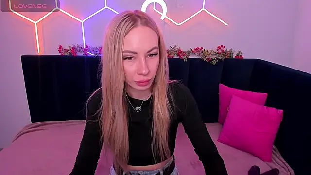 Snapshot of Diana_Garrett chatting on 1, 1, 2025 Diana Garrett online show from 1, 1, 2025