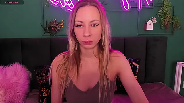 Snapshot of Diana_Garrett chatting on 14, 12, 2025 Diana Garrett online show from 14, 12, 2025