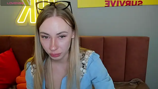 Snapshot of Diana_Garrett chatting on 7, 4, 2026 Diana Garrett online show from 7, 4, 2026