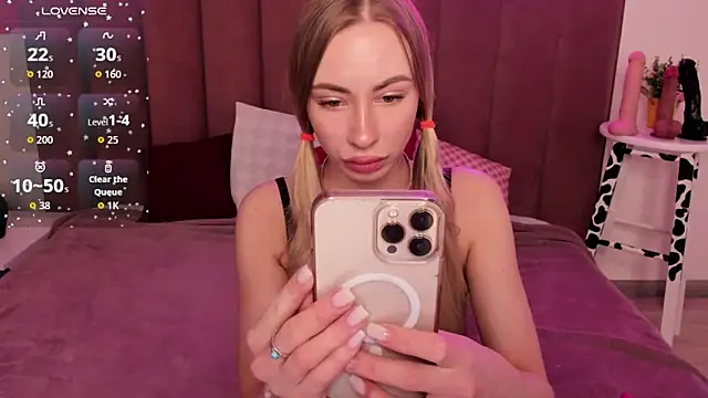 Snapshot of Diana_Garrett chatting on 12, 4, 2026 Diana Garrett online show from 12, 4, 2026