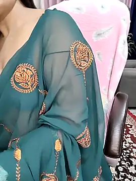 Snapshot of Cute-Raashii chatting on 3, 4, 2026 Cute-Raashii online show from 3, 4, 2026