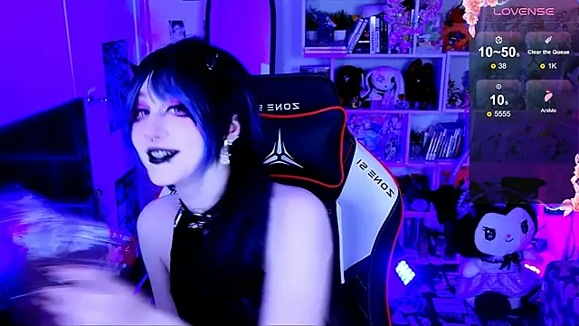 Snapshot of Aki__Ra chatting on 10, 4, 2026 Aki Ra online show from 10, 4, 2026