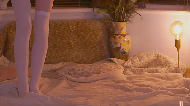 Snapshot of divinelights chatting on 16, 3, 2026 divinelights online show from 16, 3, 2026