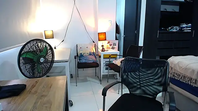 Snapshot of diabla_sexyboobs chatting on 30, 3, 2026 diabla sexyboobs online show from 30, 3, 2026