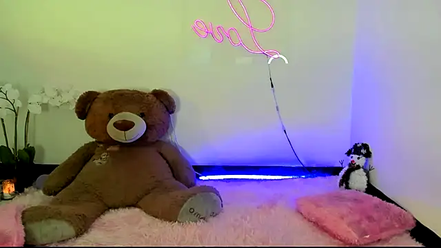 kendal scott1 online show from 3, 1, 2025