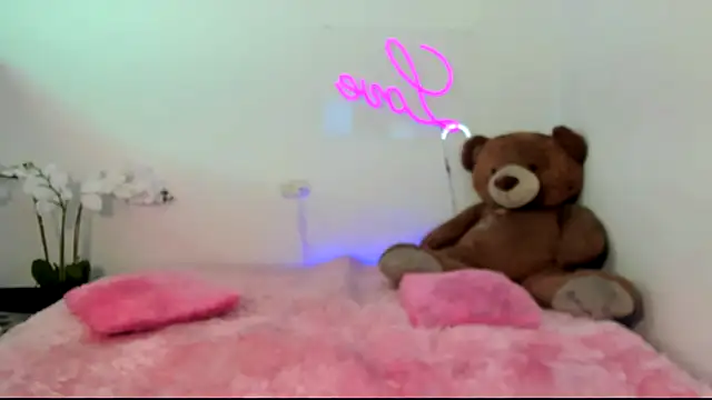 kendal scott1 online show from 8, 1, 2025