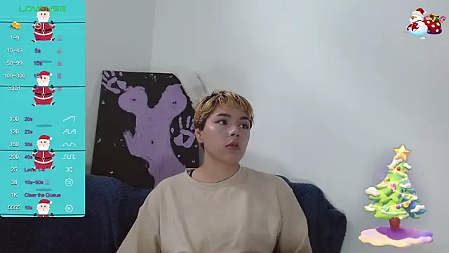 Snapshot of TRIXIE_TANG28 chatting on 24, 12, 2024 TRIXIE TANG28 online show from 24, 12, 2024