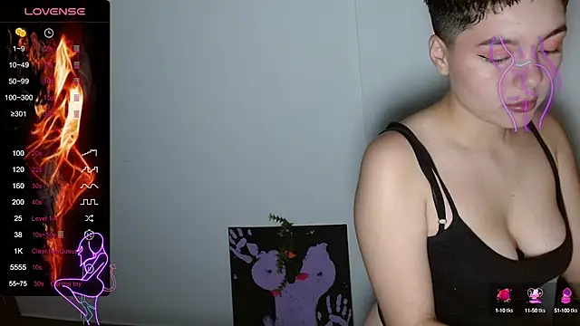 Snapshot of TRIXIE_TANG28 chatting on 14, 2, 2025 TRIXIE TANG28 online show from 14, 2, 2025