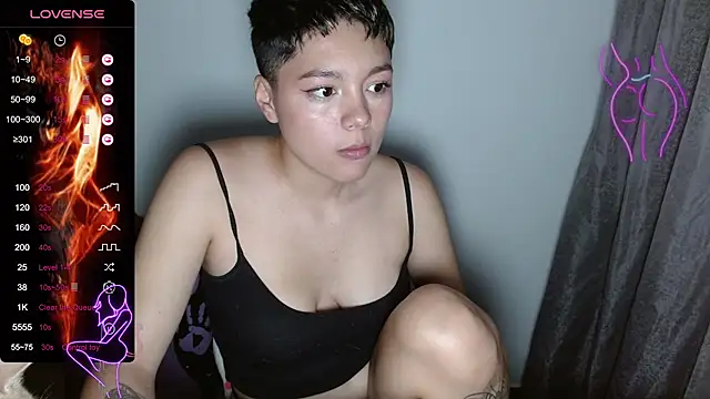 Snapshot of TRIXIE_TANG28 chatting on 15, 2, 2025 TRIXIE TANG28 online show from 15, 2, 2025