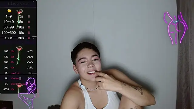 Snapshot of TRIXIE_TANG28 chatting on 13, 3, 2025 TRIXIE TANG28 online show from 13, 3, 2025