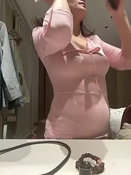 Snapshot of Krismil3 chatting on 11, 4, 2026 Krismil3 online show from 11, 4, 2026