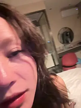 Snapshot of Krismil3 chatting on 13, 4, 2026 Krismil3 online show from 13, 4, 2026