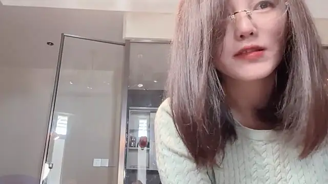 Snapshot of Krismil3 chatting on 20, 4, 2026 Krismil3 online show from 20, 4, 2026