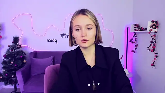 Snapshot of BritnieCute chatting on 20, 12, 2024 BritnieCute online show from 20, 12, 2024