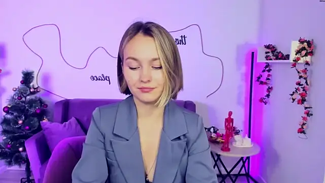 Snapshot of BritnieCute chatting on 26, 12, 2024 BritnieCute online show from 26, 12, 2024