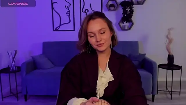 Snapshot of BritnieCute chatting on 29, 9, 2025 BritnieCute online show from 29, 9, 2025