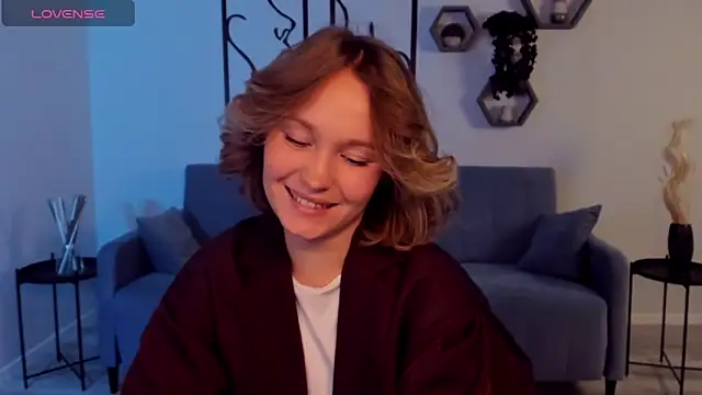 Snapshot of BritnieCute chatting on 1, 10, 2025 BritnieCute online show from 1, 10, 2025