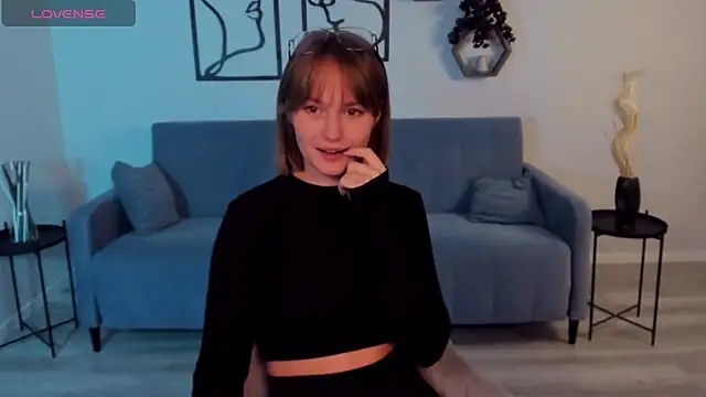 Snapshot of BritnieCute chatting on 16, 10, 2025 BritnieCute online show from 16, 10, 2025