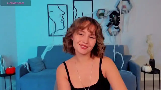 Snapshot of BritnieCute chatting on 3, 11, 2025 BritnieCute online show from 3, 11, 2025