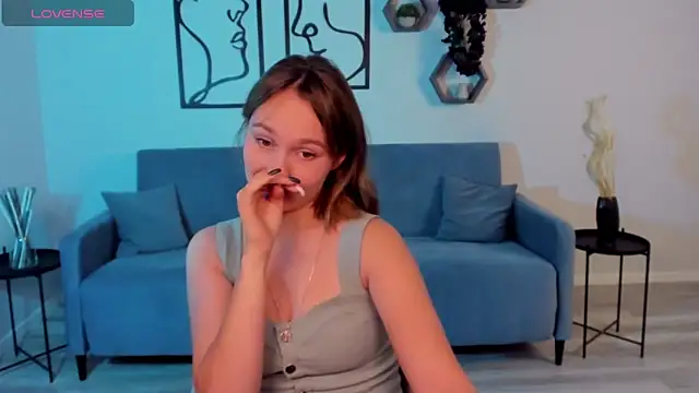 Snapshot of BritnieCute chatting on 6, 11, 2025 BritnieCute online show from 6, 11, 2025