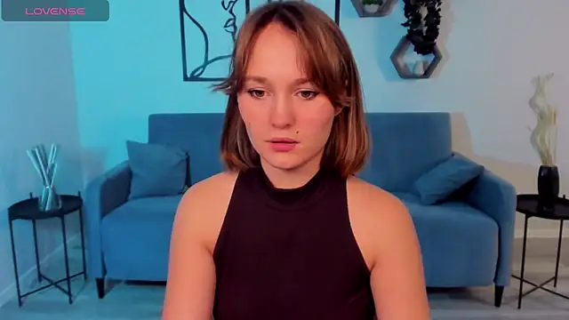 Snapshot of BritnieCute chatting on 10, 11, 2025 BritnieCute online show from 10, 11, 2025