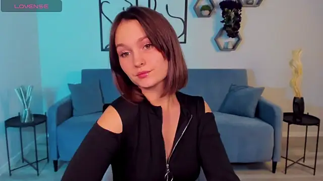 Snapshot of BritnieCute chatting on 18, 11, 2025 BritnieCute online show from 18, 11, 2025