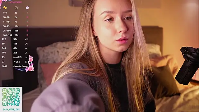 HollisBeckett online show from 2, 12, 2025