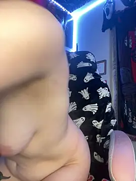 Snapshot of GoddessPinxx chatting on 2, 4, 2026 GoddessPinxx online show from 2, 4, 2026