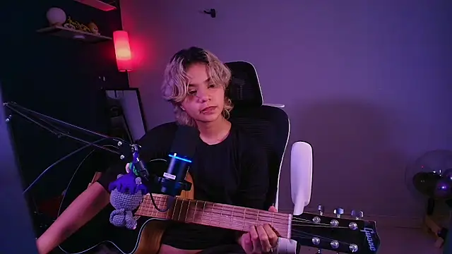 Snapshot of marlena3312 chatting on 5, 2, 2026 marlena3312 online show from 5, 2, 2026