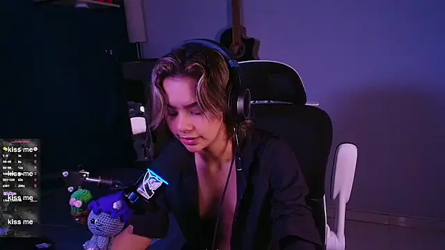 Snapshot of marlena3312 chatting on 29, 3, 2026 marlena3312 online show from 29, 3, 2026