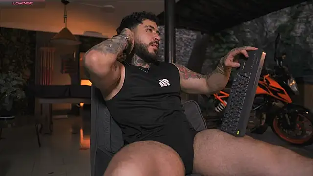 Snapshot of LeoSalvatore_ chatting on 9, 11, 2025 LeoSalvatore online show from 9, 11, 2025