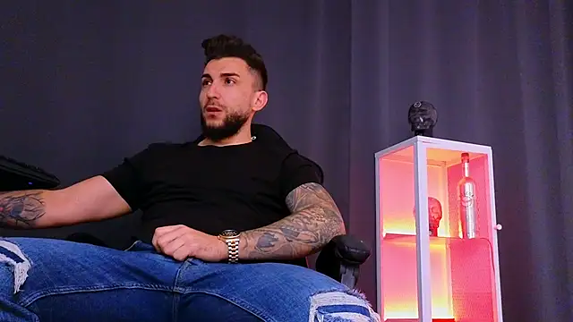 MightyAaron66 online show from 4, 2, 2025