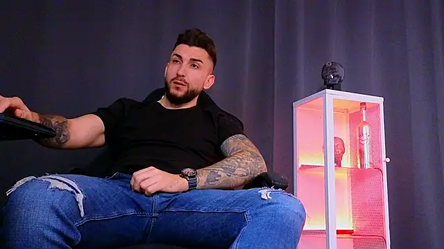 MightyAaron66 online show from 11, 2, 2025