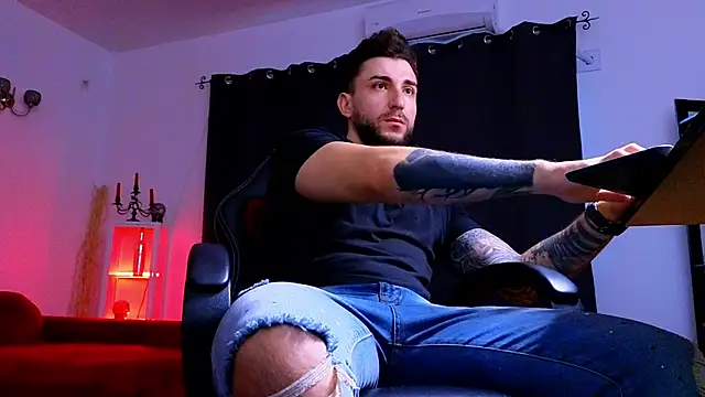 Snapshot of MightyAaron66 chatting on 23, 10, 2025 MightyAaron66 online show from 23, 10, 2025