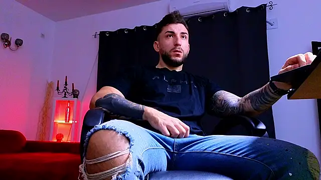 Snapshot of MightyAaron66 chatting on 25, 10, 2025 MightyAaron66 online show from 25, 10, 2025