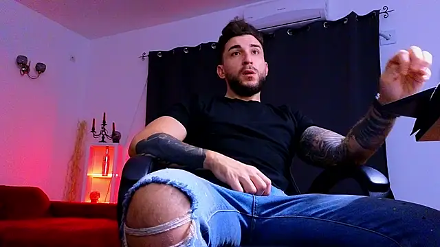 Snapshot of MightyAaron66 chatting on 4, 11, 2025 MightyAaron66 online show from 4, 11, 2025