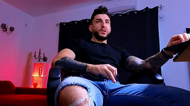 Snapshot of MightyAaron66 chatting on 10, 11, 2025 MightyAaron66 online show from 10, 11, 2025