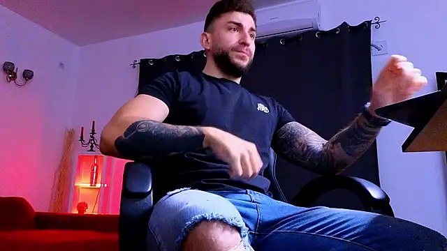 Snapshot of MightyAaron66 chatting on 11, 11, 2025 MightyAaron66 online show from 11, 11, 2025