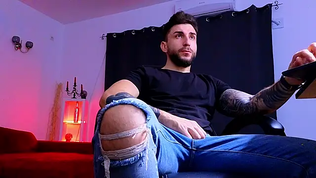 Snapshot of MightyAaron66 chatting on 18, 11, 2025 MightyAaron66 online show from 18, 11, 2025