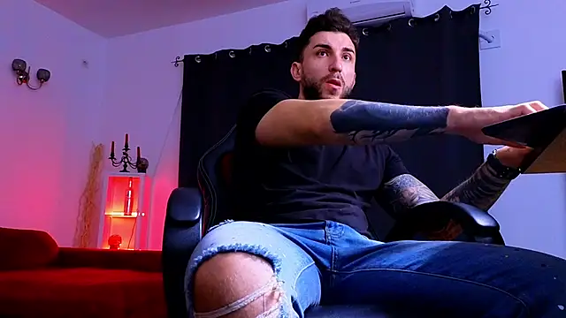 Snapshot of MightyAaron66 chatting on 19, 11, 2025 MightyAaron66 online show from 19, 11, 2025