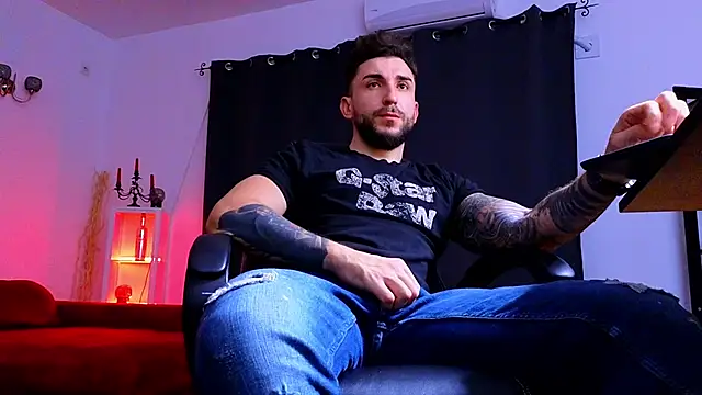 Snapshot of MightyAaron66 chatting on 26, 11, 2025 MightyAaron66 online show from 26, 11, 2025