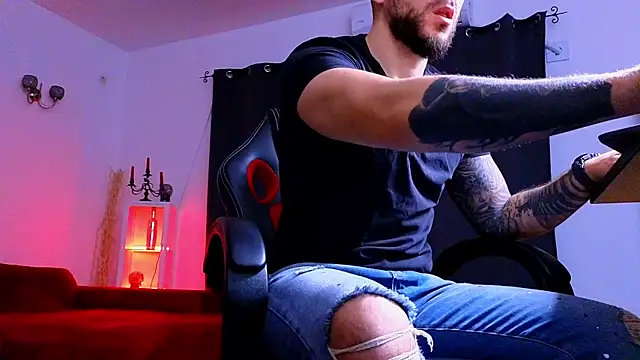 Snapshot of MightyAaron66 chatting on 29, 11, 2025 MightyAaron66 online show from 29, 11, 2025