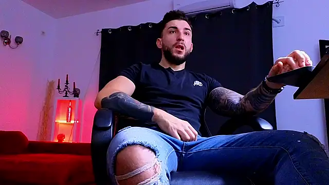 Snapshot of MightyAaron66 chatting on 30, 11, 2025 MightyAaron66 online show from 30, 11, 2025