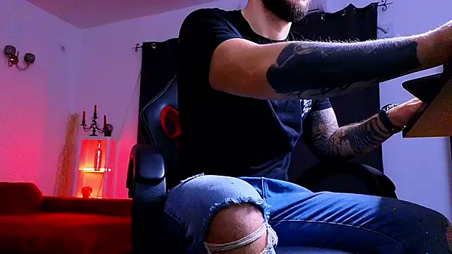 Snapshot of MightyAaron66 chatting on 2, 12, 2025 MightyAaron66 online show from 2, 12, 2025