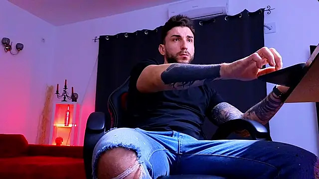 Snapshot of MightyAaron66 chatting on 4, 12, 2025 MightyAaron66 online show from 4, 12, 2025